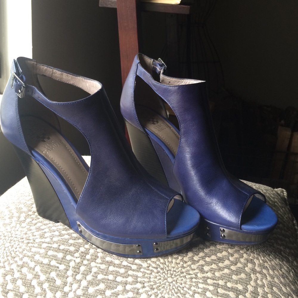Vince Camuto blue leather wedges